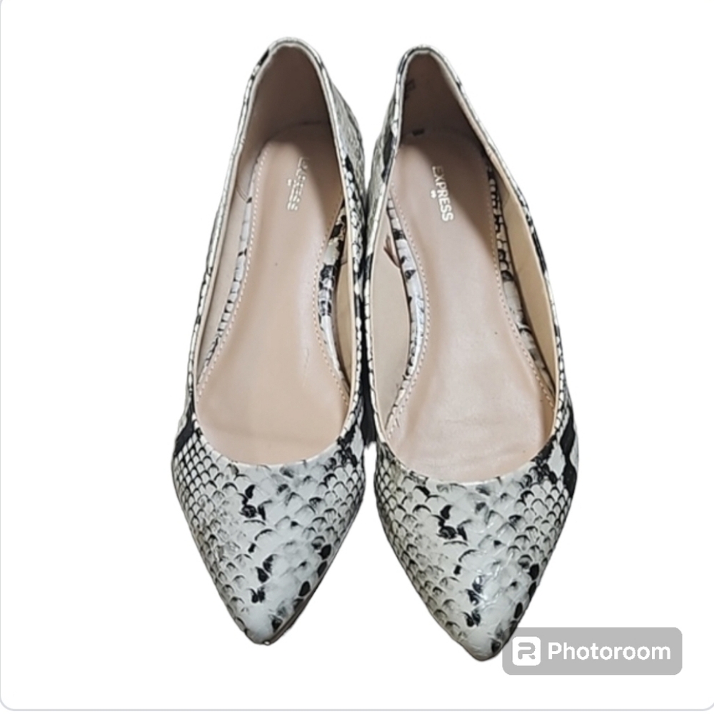 Express Size 10 Snakeskin Pattern Print Flat Shoes